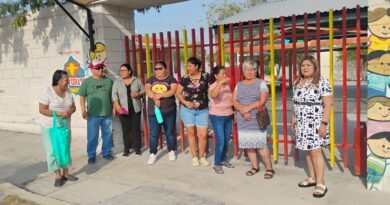 Cierran madres el kínder Emiliano Zapata por falta de intendente: “el que prometieron viene en tortuga”
