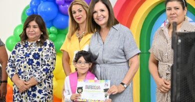 Sari Pérez celebra graduación en el Jardín de Niños ‘Sara Rendón García’