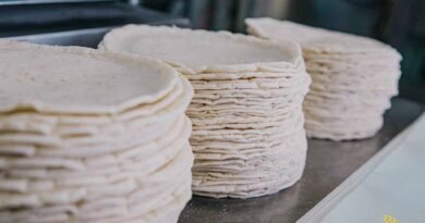 Sheinbaum firma acuerdo para reducir el precio de la tortilla