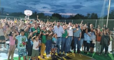 Entregan obras en la Colonia Barrera: casa, cancha y plaza renovadas
